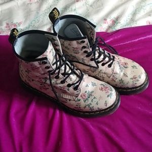Dr Marten's floral cream Boots